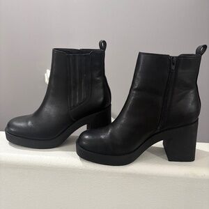 Market & Spruce Ankle Booties